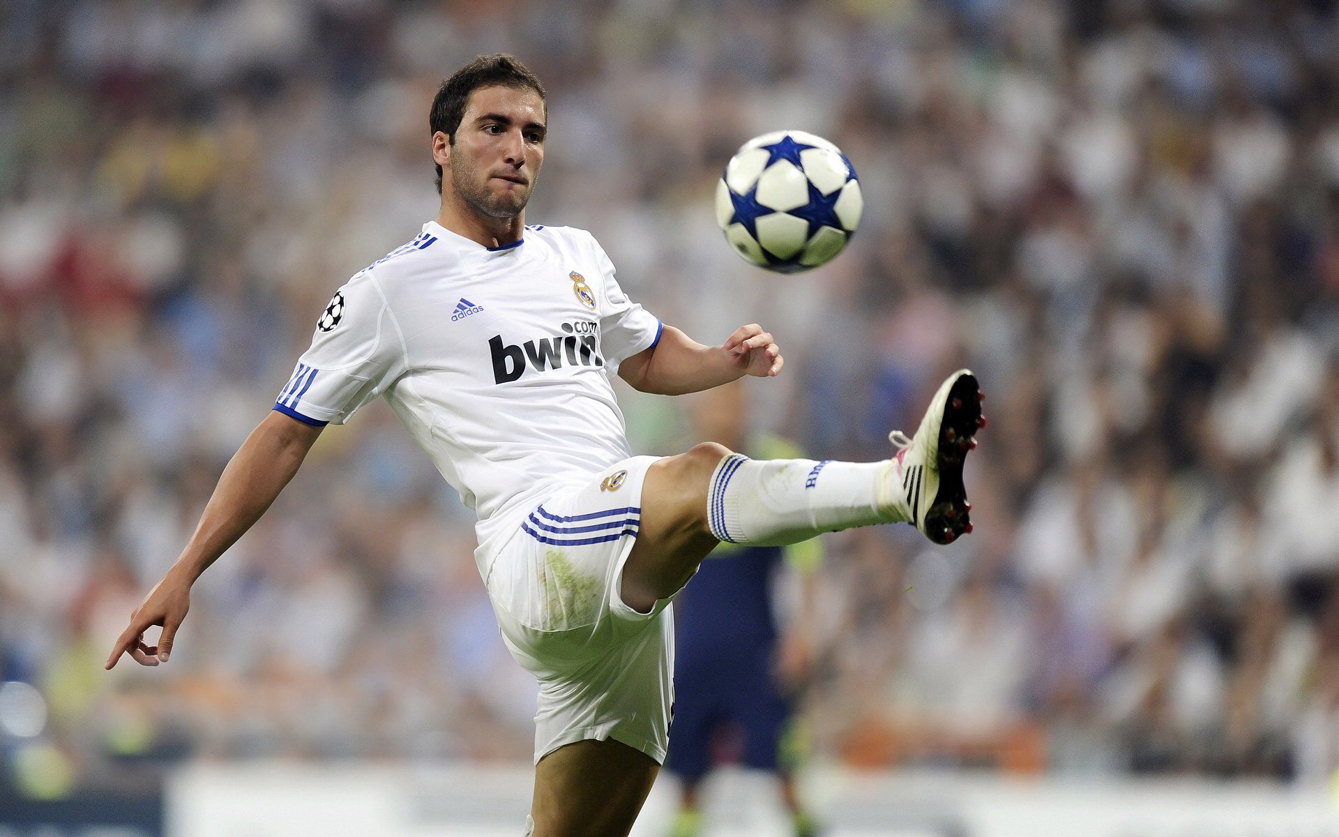 巴塞罗那观众热烈欢呼！Ming迎来十二赛季出色发挥上演精彩一战