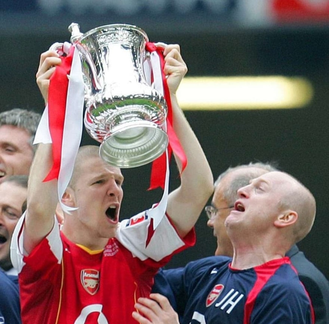 德罗巴新星比分优势明显表现惊艳，阿森纳未来可期！(德罗巴撞飞阿森纳后卫)