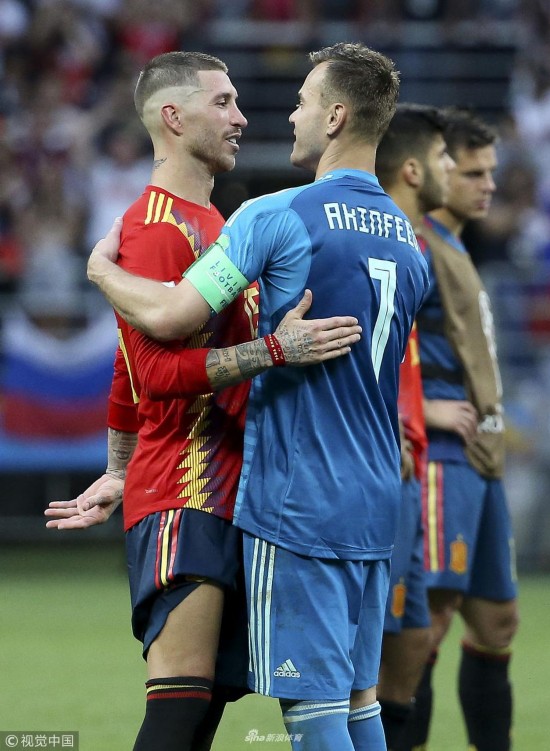  内马尔巅峰对决，莱万多夫斯基与80激战掘金分钟，挺进下一轮胜负难料！